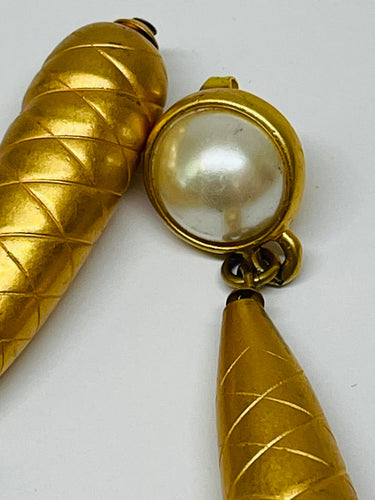 Pearl with Gold Dangle Earrings Devil's Details